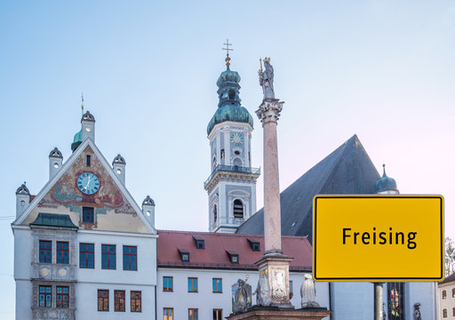 Ortstafel von Freising