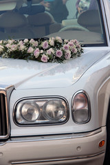 Limousine mit Blumenschmuck