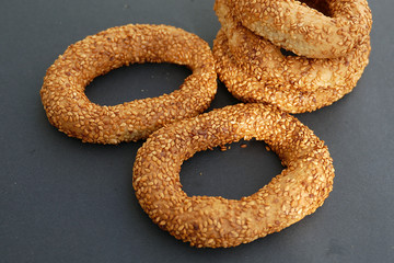 sesame bagels made of Islamic day kandil, Kandil Sesame Rings

