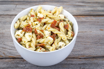 Sundried tomato and pesto pasta salad