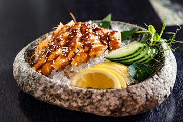 eel sashimi on ice