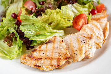 grilled chicken with salad