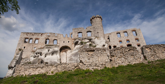 Ogrodzieniec, Podzamcze / Poland - May 5, 2018: Ogrodzieniec Castle in the village Podzamcze. Ruins of the castle on the upland, Jura Krakowsko-Czestochowska. The Trail of the Eagle's Nests.