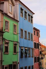 Fototapeta na wymiar Old colorful houses and streets of Lisbon