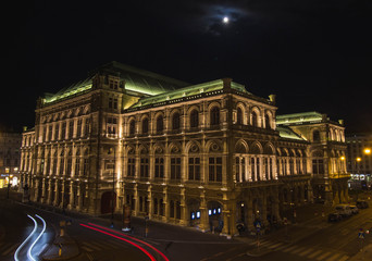 Fototapeta na wymiar Vienna State Opera by Night