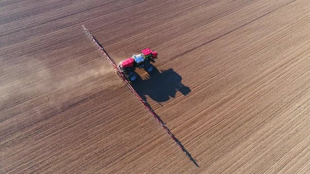 0603 huge farm machine spraying fields