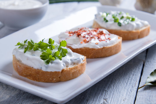 Sour cream spread with home made bread