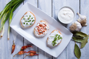 Sour cream spread with home made bread