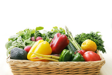 野菜の集合　Set of different vegetables in wicker basket