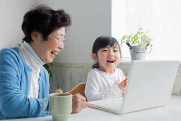 おばあちゃんと孫