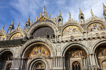 Fototapeta na wymiar Venice San Marco (Saint Mark's) Basilica architecture, Italy