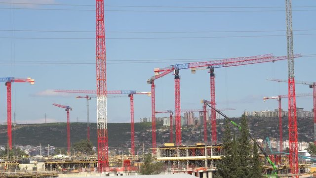 Building Under Construction, Crane and bamboo scaffolding