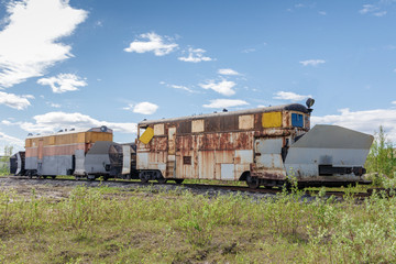 Fototapeta na wymiar old rusty train on a Sunny daytrain technical service,