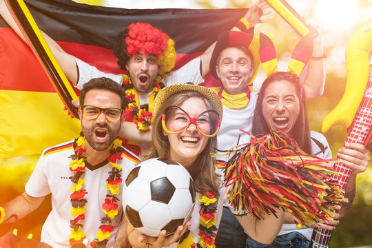 Deutsche Fussball Fans im Weltmeisterschaft Fieber 