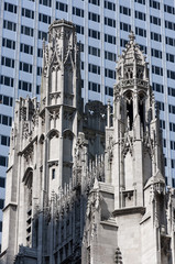 Obraz premium Detail of the tower of the Saint Thomas Church, in New York City, USA.