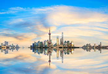 Obraz premium Beautiful Shanghai skyline at sunset,modern urban background