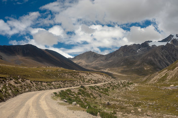 Obraz premium A road through the Tibetan Himalayas
