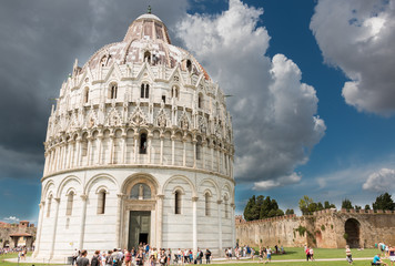 Baptisterium, Taufkapelle am Platz Piazza dei Miracoli in Pisa,Toskana, Italien