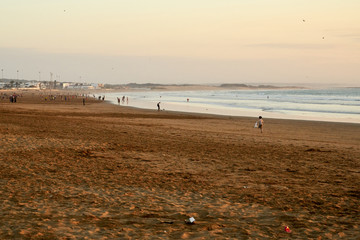 Obraz premium Strand von Agadir in Marokko während des Sonnenunterganges