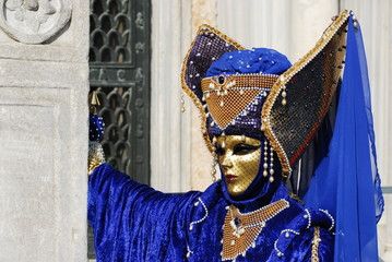 Fototapeta na wymiar carnival dress suit mask face art artist 