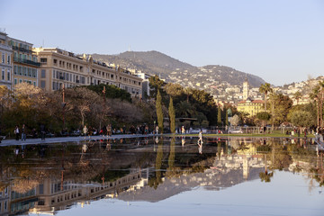 Nice, le Miroir d'eau, coulée verte ou promenade du Paillon