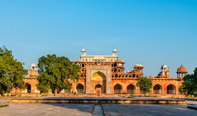 Fototapeta premium Tomb of Akbar the Great at Sikandra Fort in Agra, India