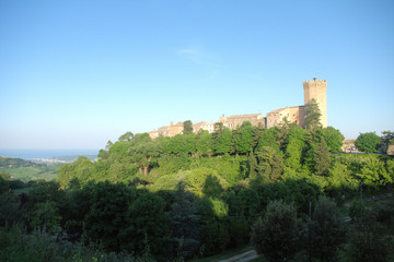 Fototapeta premium Regione Marche,borgo,panorama,turismo,estate