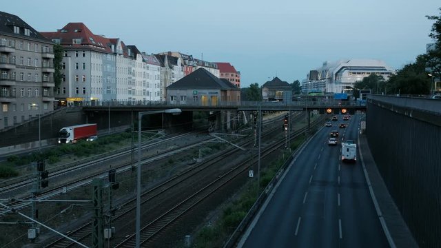 Strassenverkehr auf der A100 zu Berlin