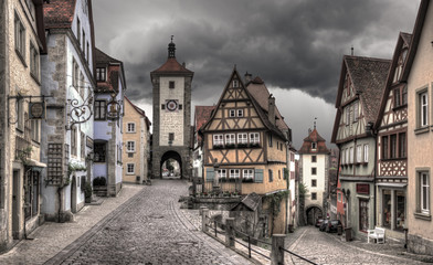 Das 