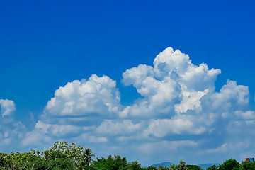 Obraz premium When the steam to gather in the sky.