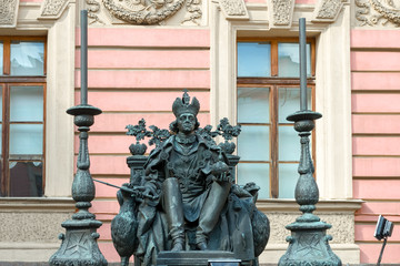 Naklejka premium RUSSIA, SAINT PETERSBURG - AUGUST 18, 2017: Monument to the Russian Emperor Paul I in the courtyard of the Mikhailovsky Castle