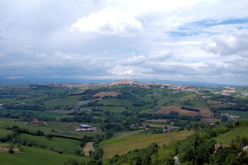 Fototapeta na wymiar regione Marche,Italia,campagna,collina,panorama,veduta