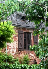 Fototapeta na wymiar le village de Collonges la rouge en Corrèze