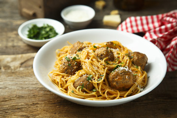 Spaghetti with meatballs and cheese