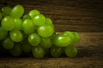 grapes green on old wood