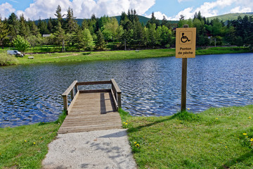 Ponton réservé pécheur handicapé