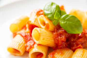 Maccheroncini al sugo e basilico, Italian pasta 