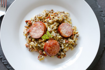saucisse et lentilles