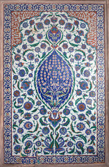 Iznik lapis tiles with floral pattern in the tomb of Selim II in Istanbul, Turkey