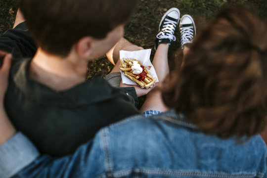 Pommes mit Freunden