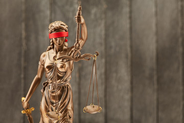 Justitia Statue als Recht und Gesetz Konzept