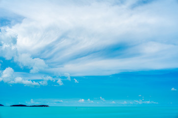 Obraz na płótnie Canvas Sea and cloudy blue sky at Samui island