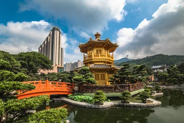 Schilderijen op glas Het gouden paviljoen in Nan Lian Garden, Hong Kong. © javarman