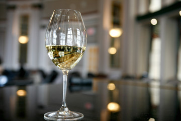 Grand Hotel - wine glass 09
