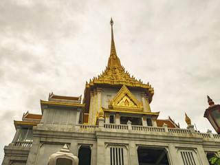 Fototapeta premium Wat Traimit in Bangkok, Thailand
