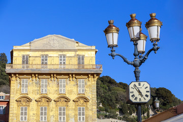 Fototapeta na wymiar Nice, quartier du Vieux-Nice, Cours Saleya, le palais Cais de Pierlas