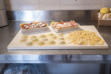 italian, cuisine, cooking, spaghetti, food, traditional, healthy, gourmet, meal, pasta, sauce, rustic, vegetarian, nutrition, plate, restaurant, kitchen, macaroni, table, mediterranean, closeup, lunch