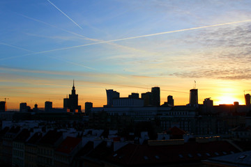 Obraz na płótnie Canvas coucher de soleil sur la ville de Varsovie en Pologne