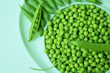 Green peas or peas (Latin Písum) cerebral. Ingredient for cooking, raw food and feed. Close-up.