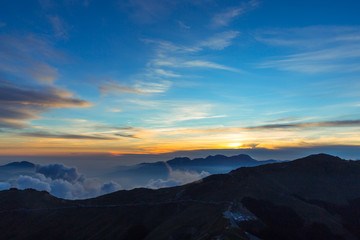 Obraz na płótnie Canvas Fog and mountains in Taiwan
